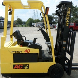 Montacargas Hyster Tres Llantas